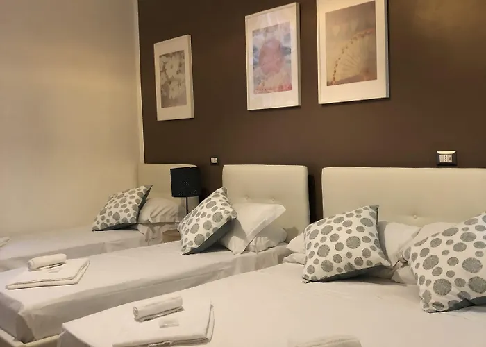 Konukevi The Place In 3*