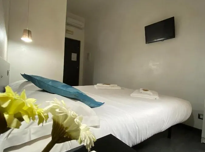 Konukevi The Place In 3*